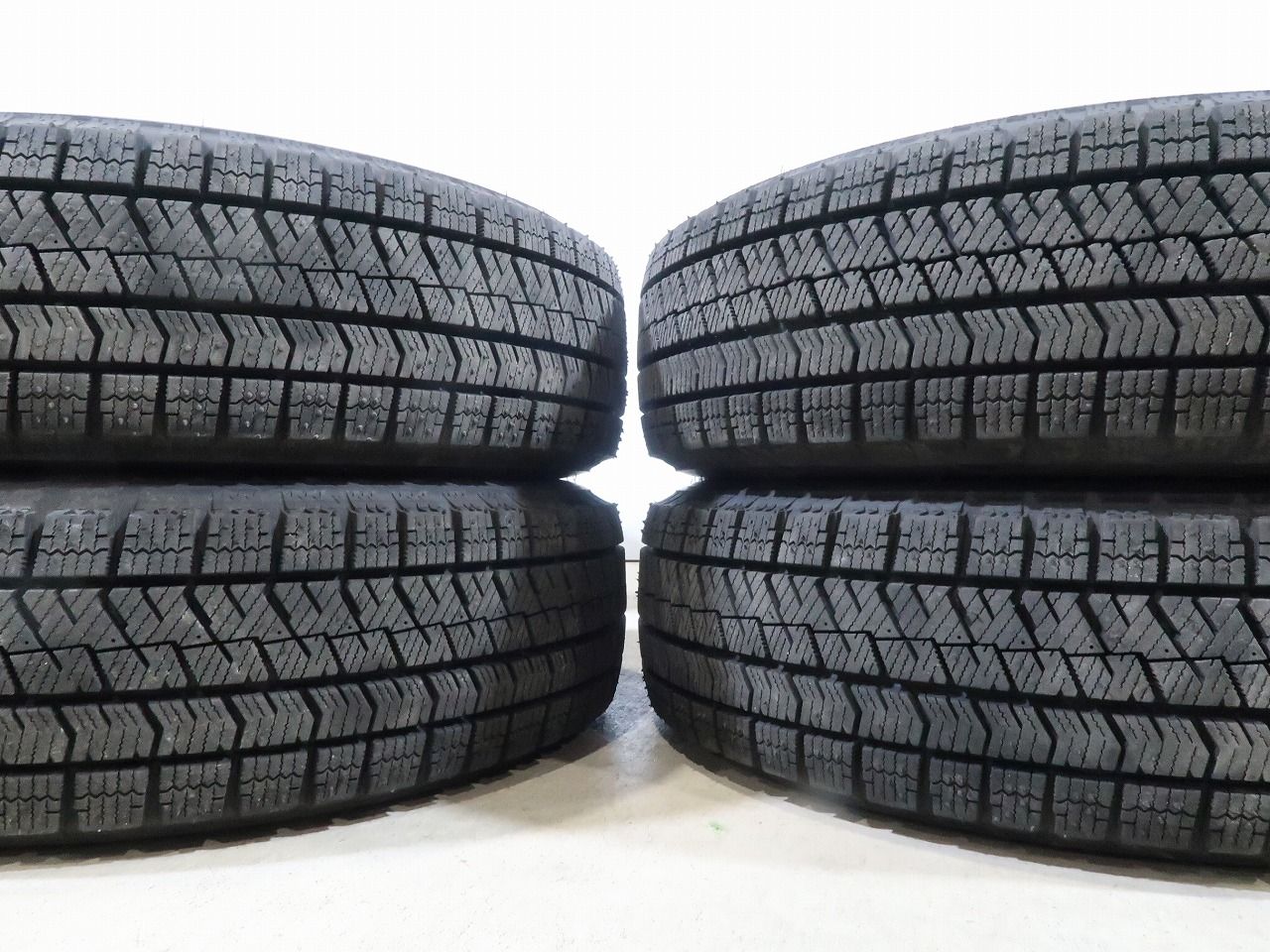 バリ溝】軽自動車に 4本 社外 14インチ スタッドレス ブリヂストン