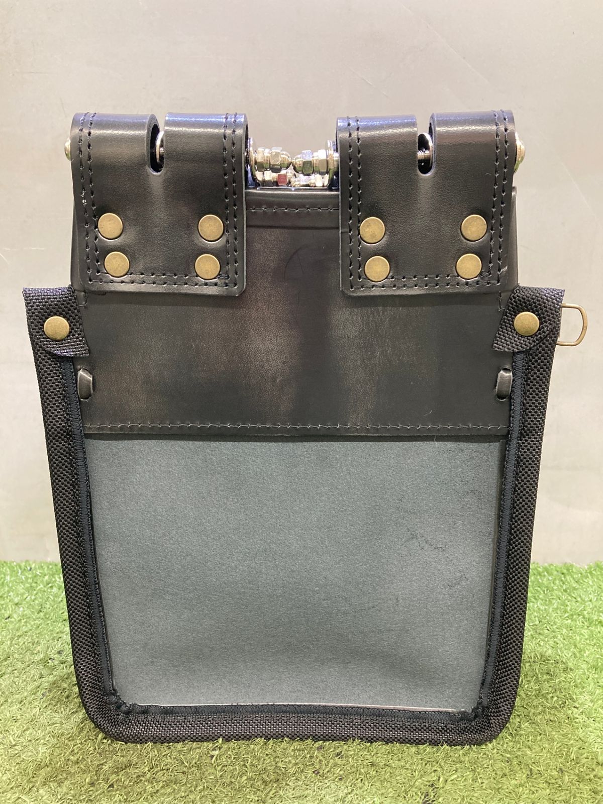 KNICKS アドバンガラス革3段腰袋