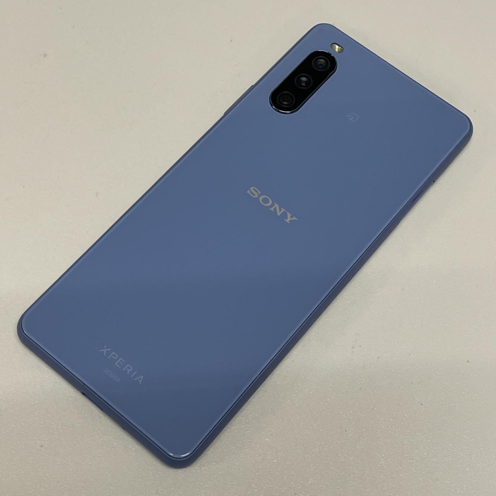 au Xperia 10 III SOG04 ブルー - メルカリ