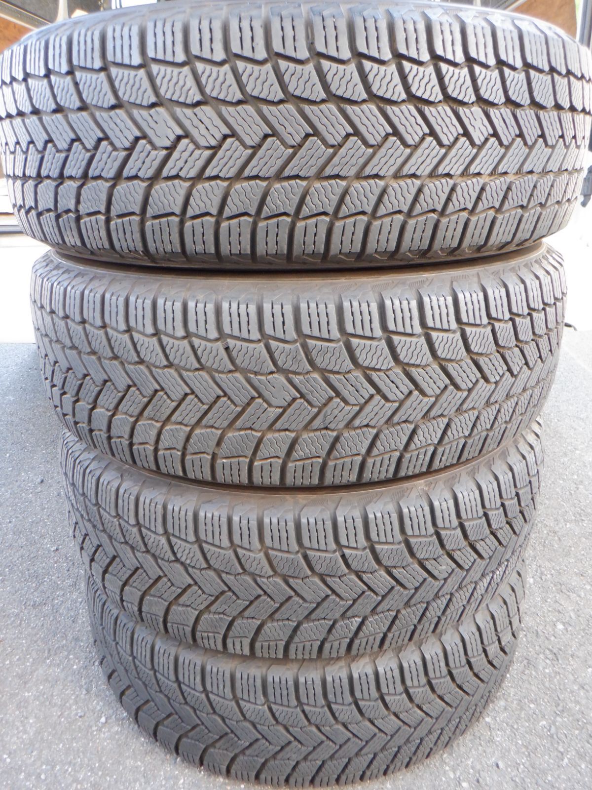 中古バリ山 215/65R16スタッドレス ミシュラン X-ICE SNOW 2023年製 4