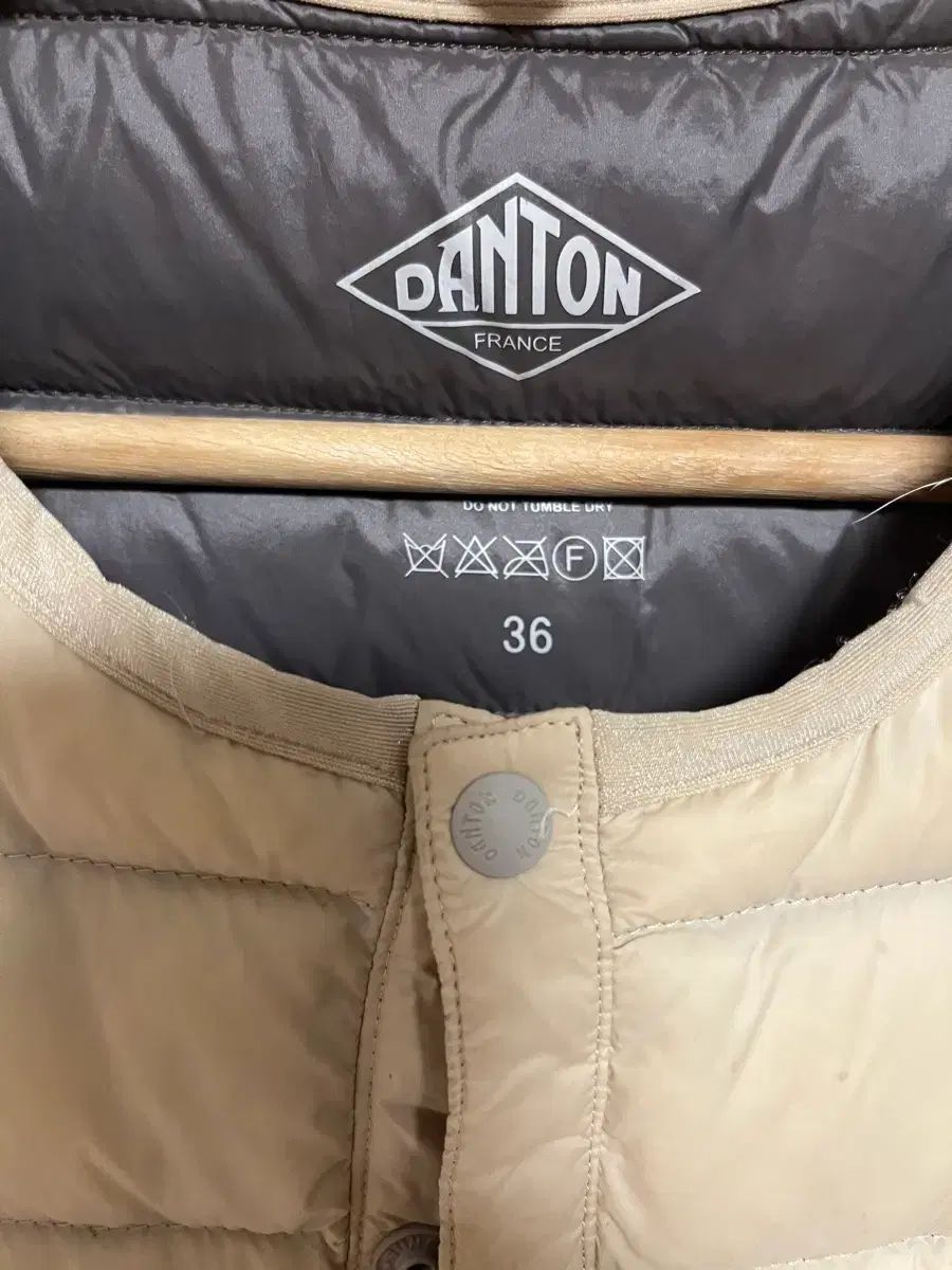 DANTON ダントン ダウン ベスト アイボリー - メルカリ