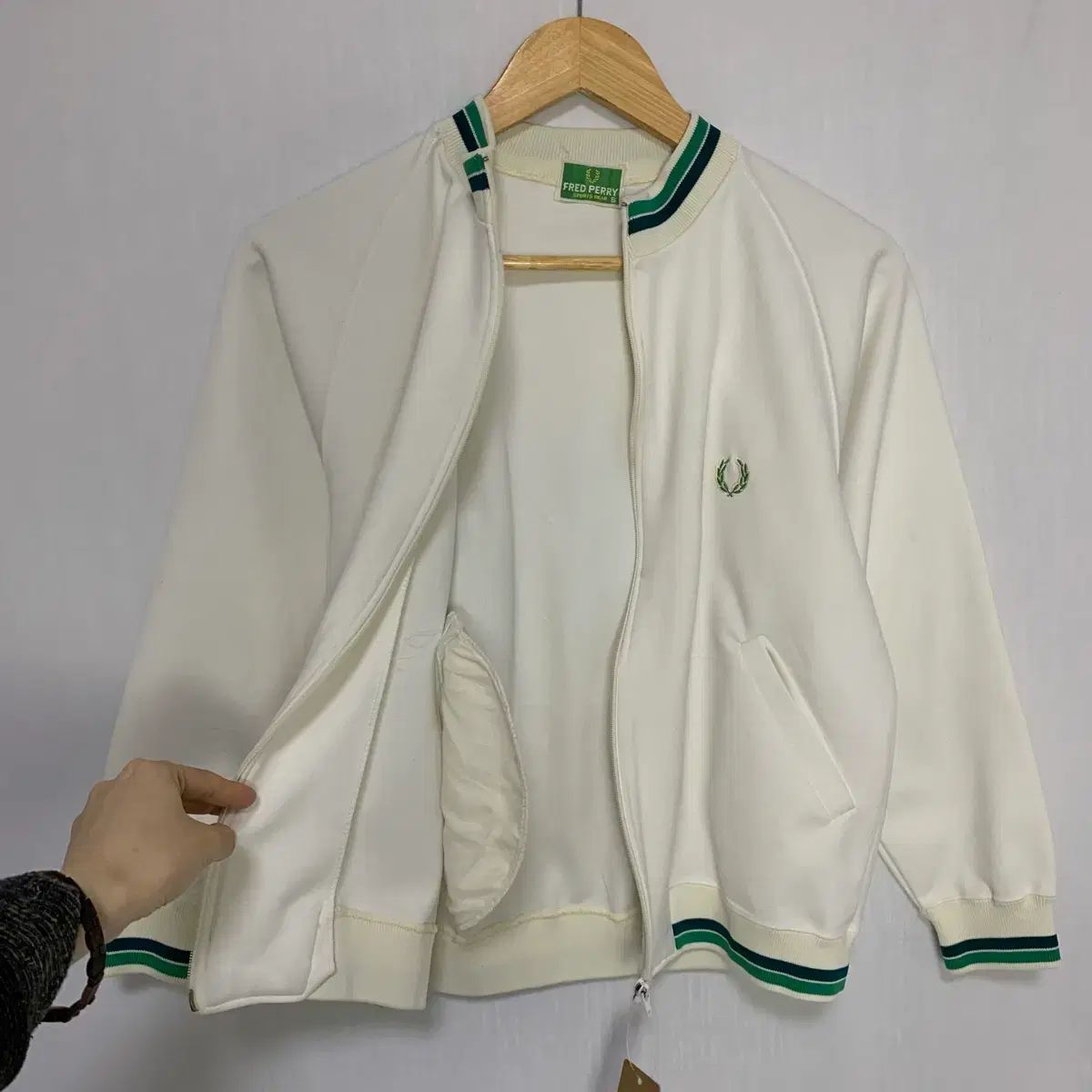 フレッドペリー 月桂樹ロゴ ヴィンテージ アイボリー ジャージ ジップ