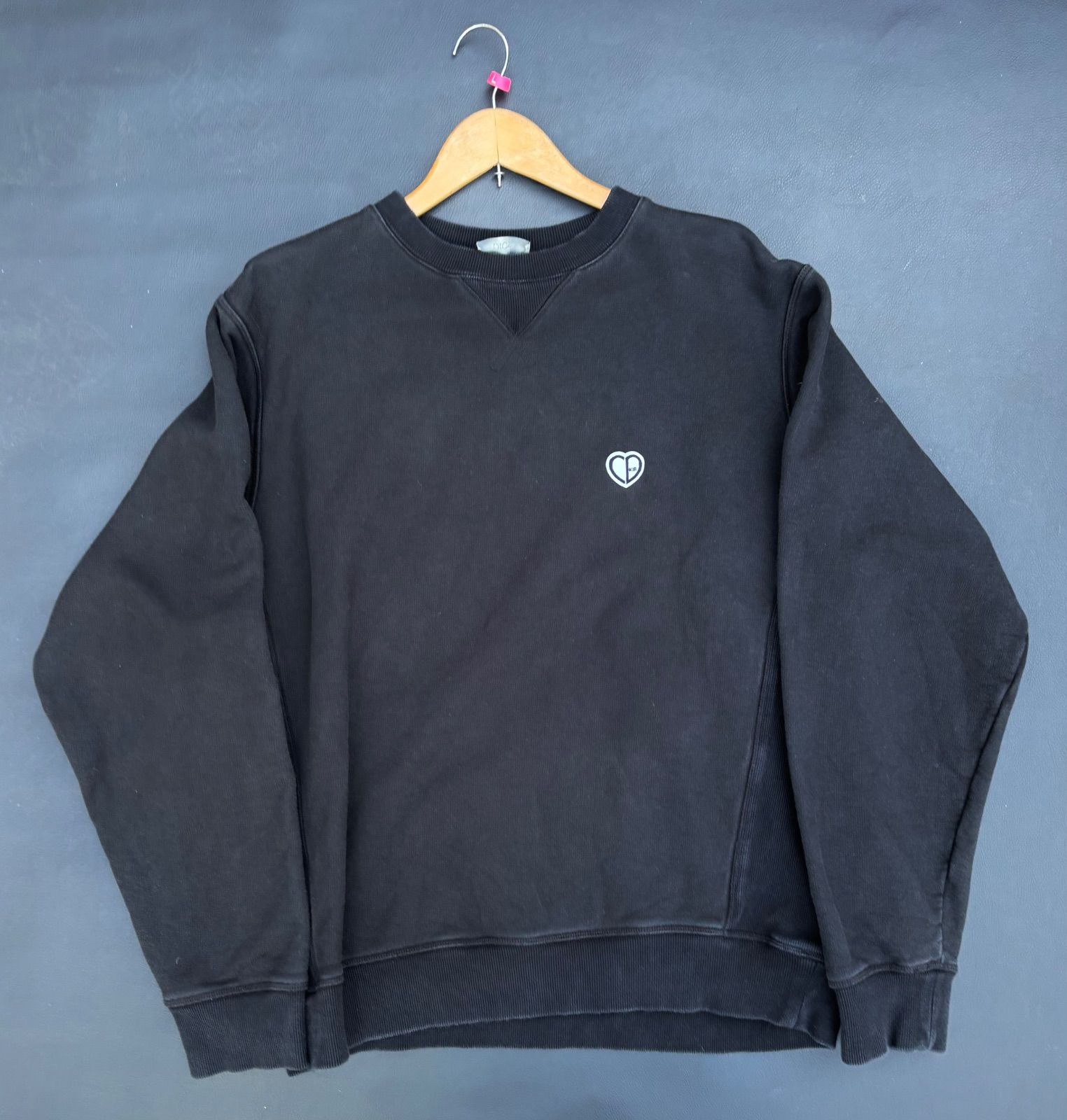 DIOR ディオール ハート ロゴ ワッペン 刺繍 スウェット Vガゼット