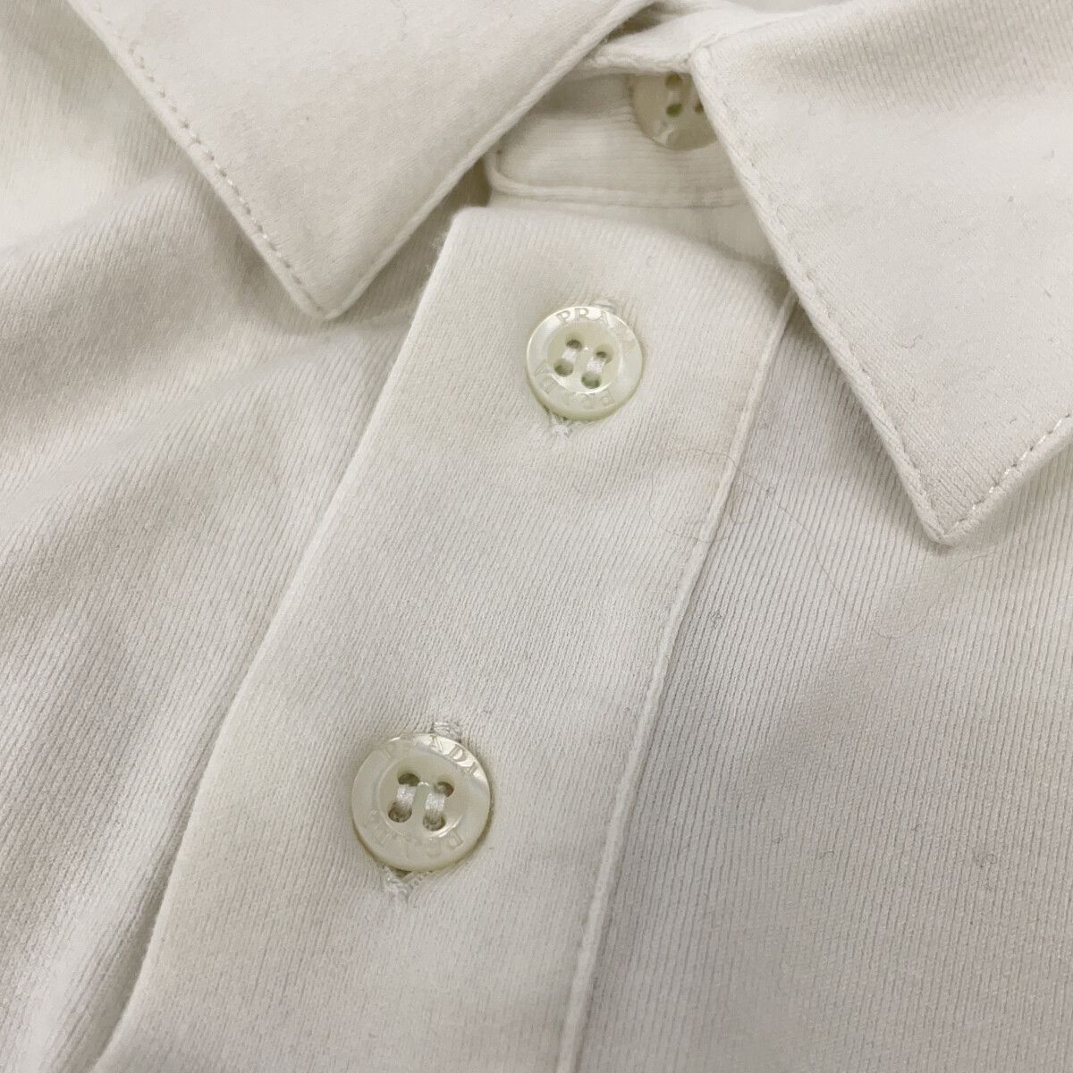 PRADA プラダ 19年 SJN252 R201 710 ﾎﾜｲﾄ ﾎﾟｹｯﾄﾛｺﾞ ﾎﾟﾛｼｬﾂ L - メルカリ