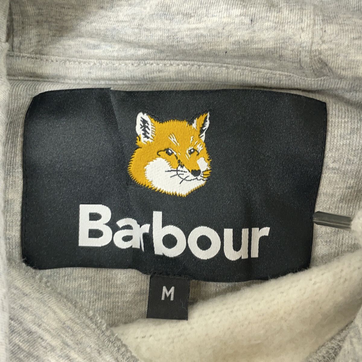 Barbour Maison Indigo KITSUNÉ: MAISON r&frasl;Barbour Barbour バブアー 【×MAISON KITSUNE】232MOL0569 23年 ｸﾞﾚｰ FOX HEAD HOODIE ﾌﾟﾙｵｰﾊﾞｰﾊﾟｰｶｰ M