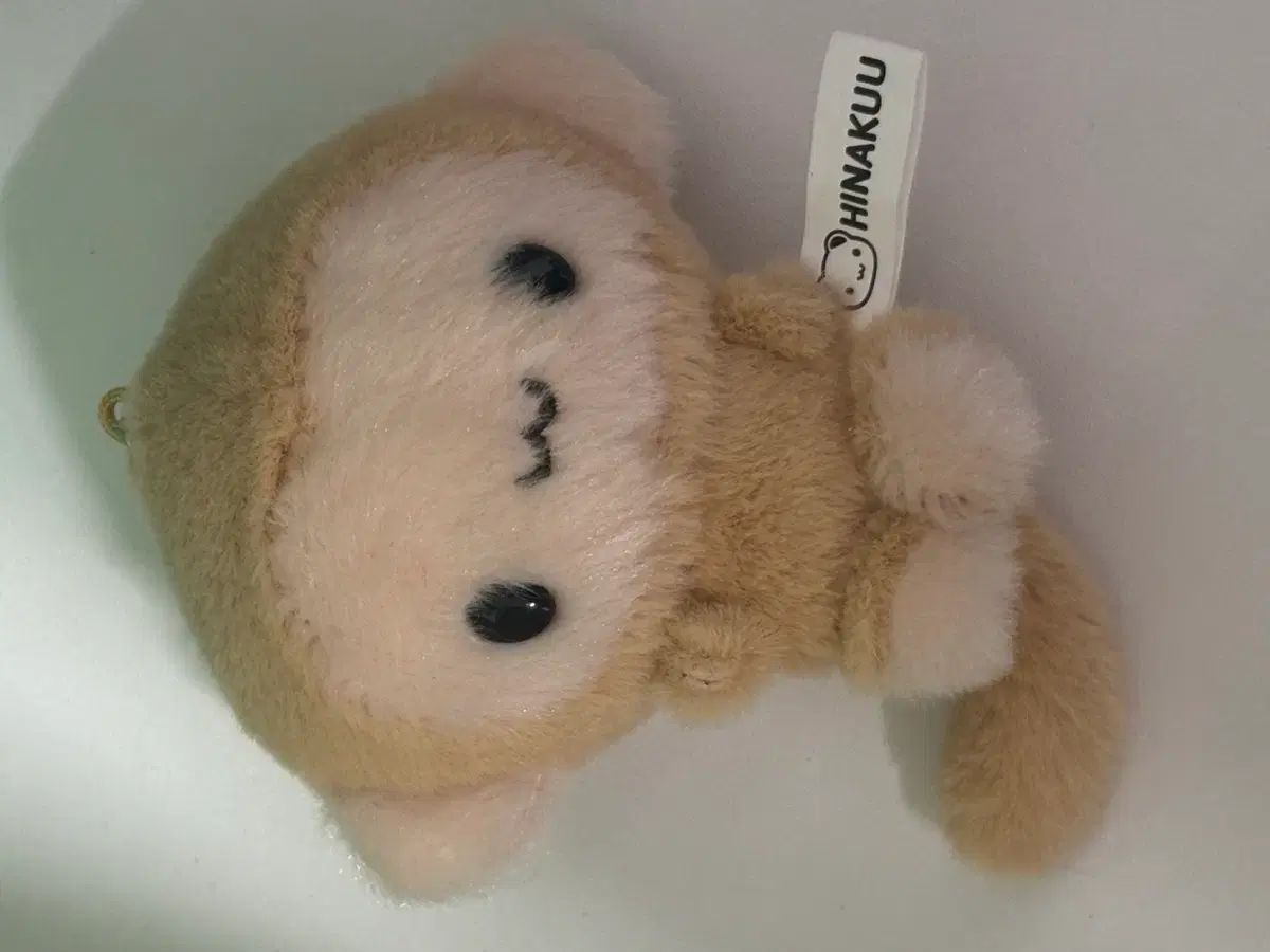 HINAKUU ヒナクウ クスン猿 ぬいぐるみキーホルダー - メルカリ