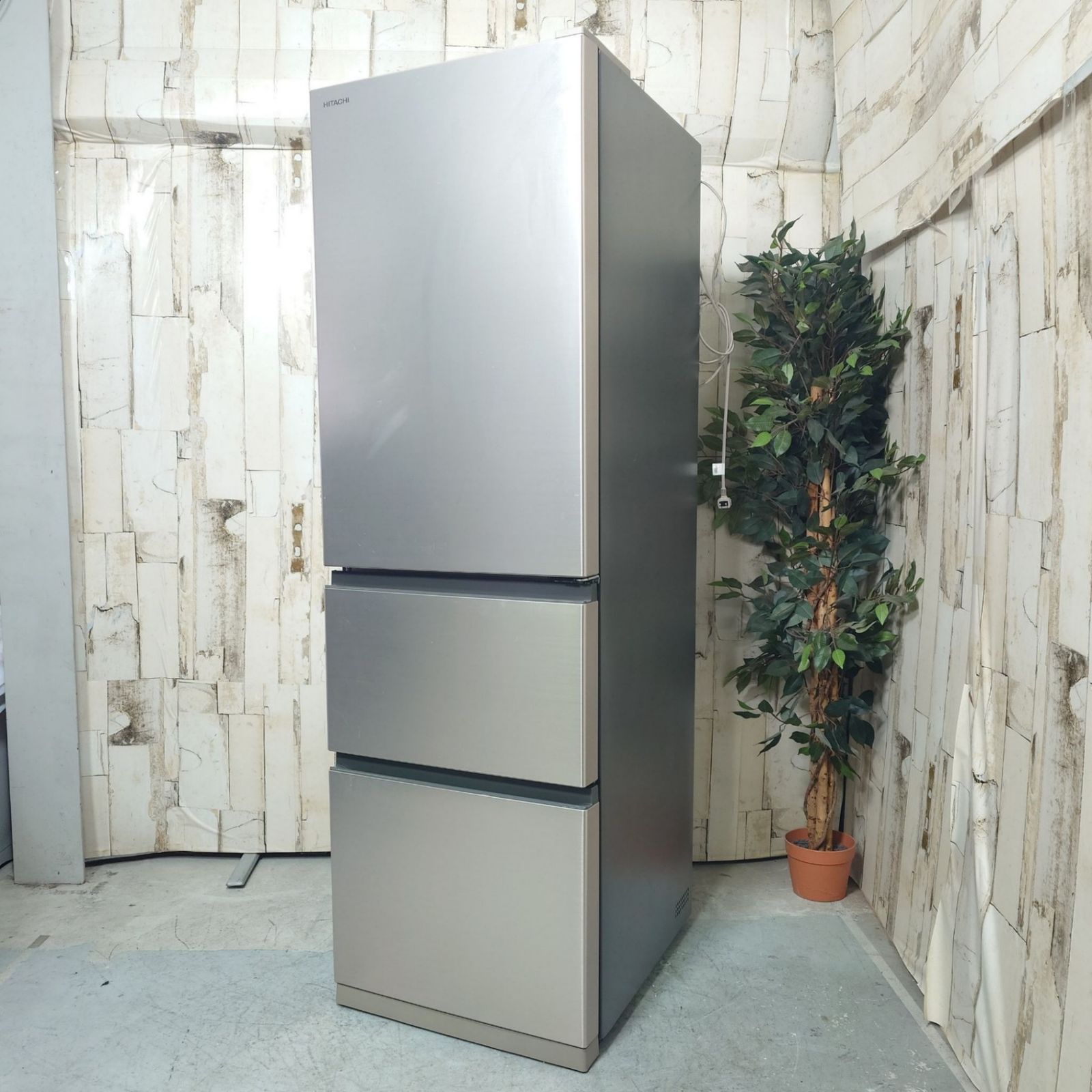2021年製】 日立 HITACHI 家電 冷凍冷蔵庫 R-V32RV 315L - メルカリ