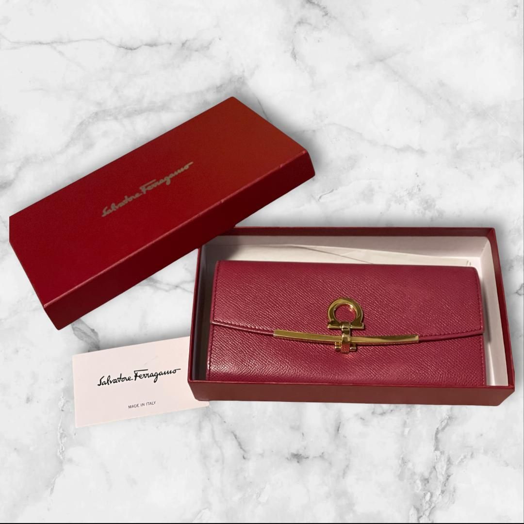 サルヴァトーレフェラガモ ガンチーニ 長財布 赤 美品 箱付 - メルカリ