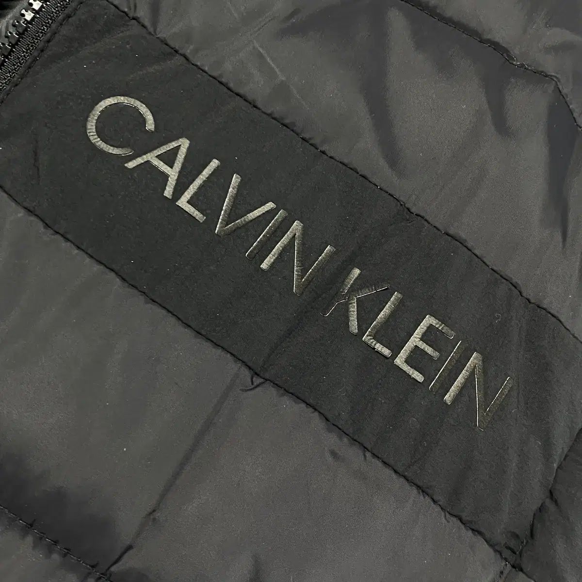 324 CK カルバン・クライン ダウンベスト (XXL) - メルカリ