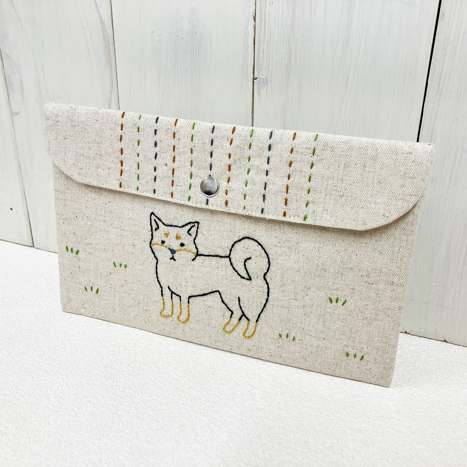 フラットポーチ【黒柴犬】 刺し子・綿麻・コットン - メルカリ