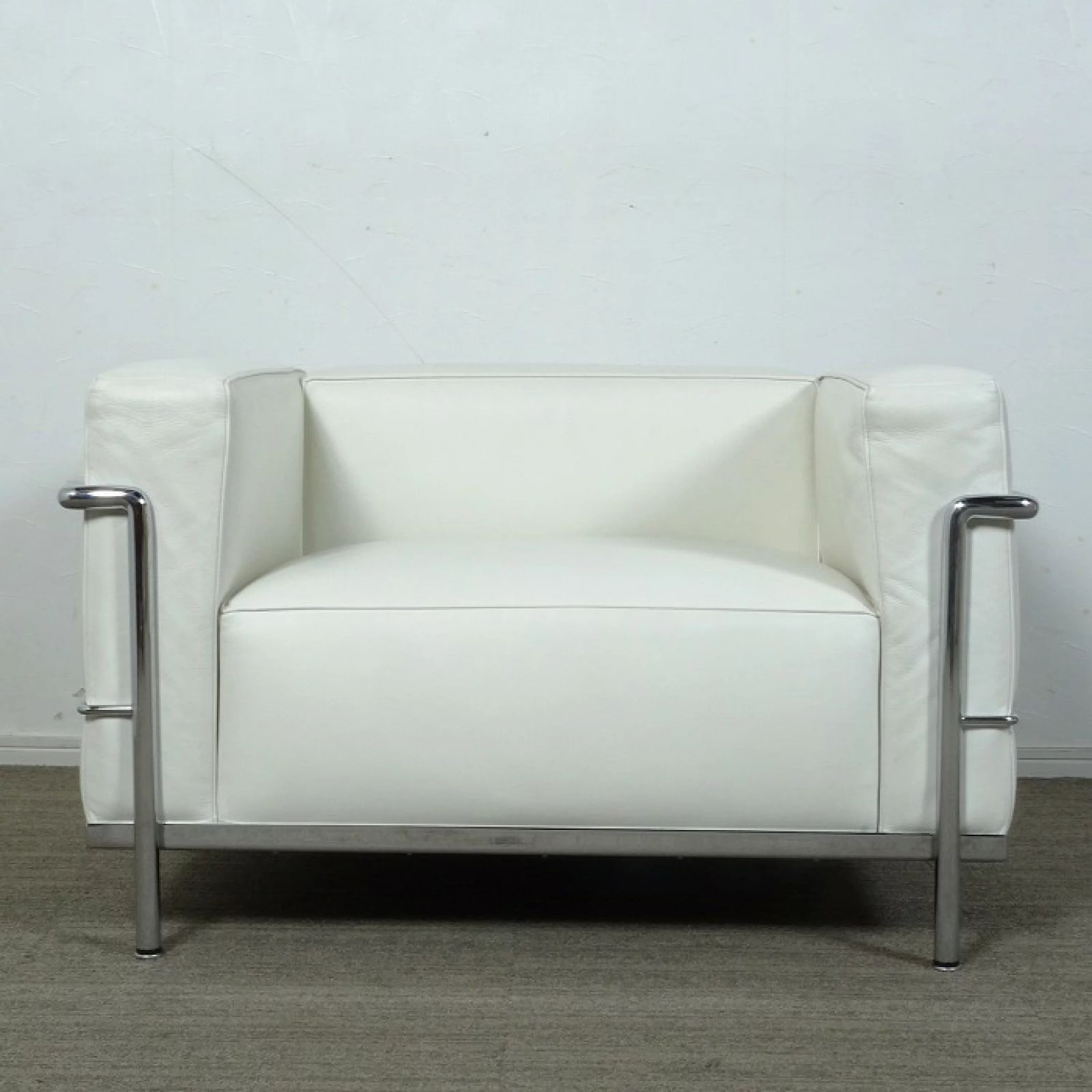 ◾︎SELUNO◾︎ 【展示美品】Cassina カッシーナ LC3 1人掛けソファ 