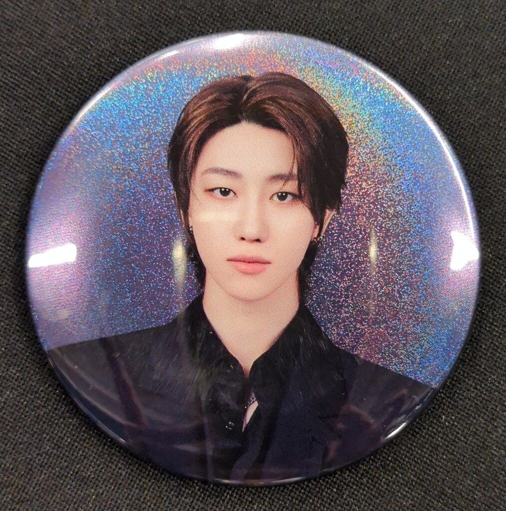 SEVENTEEN 2025 NEW_ IN JAPAN THE8 缶バッジ - メルカリ