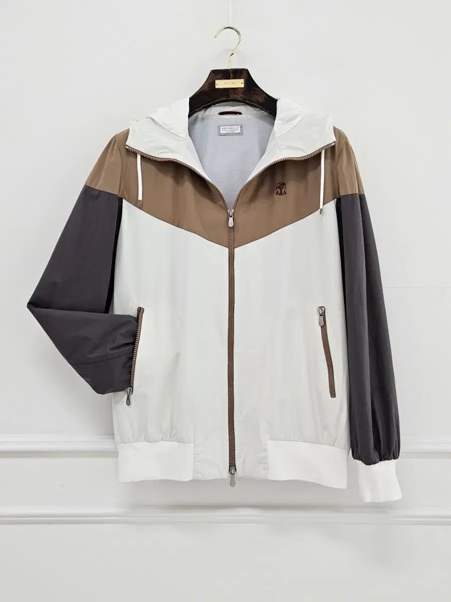 BRUNELLO CUCINELLI バイカラーナイロンジャケット ブルネロクチネリ バイカラー フード ジップアップ アウター - メルカリ