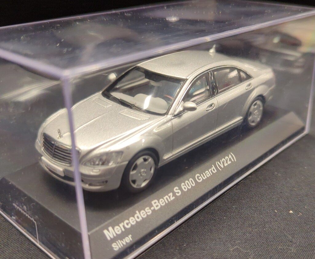 京商 1/43京商オリジナル メルセデスベンツ S600 GUARD (V221