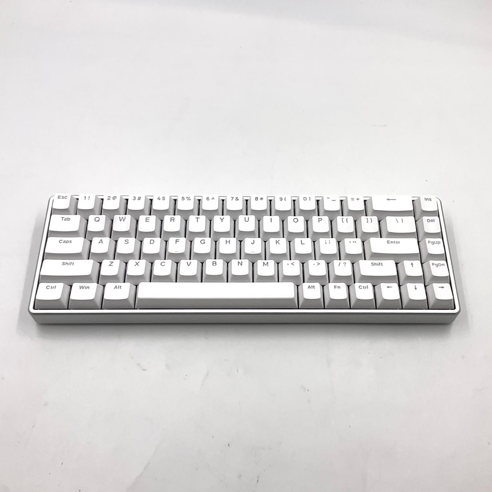 全額返金保証】【最速発送】VGN ゲーミングキーボードATK 68 White ATK