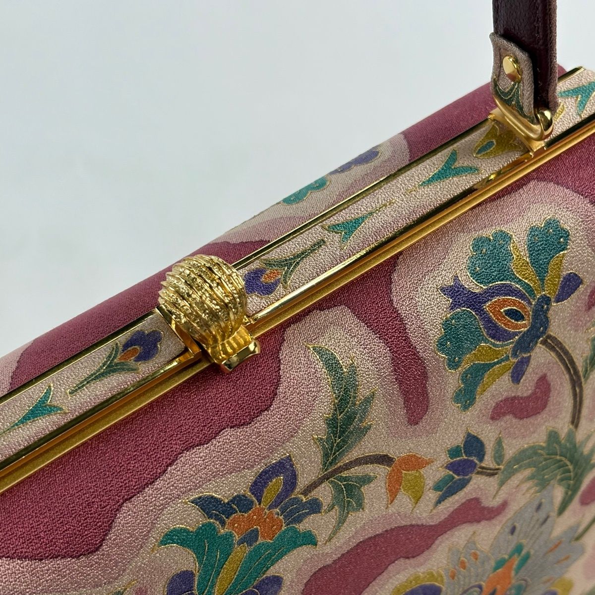 美品】 和装バッグ 逸品 フォーマル OKAJIMA 草花 金通し 金彩 濃