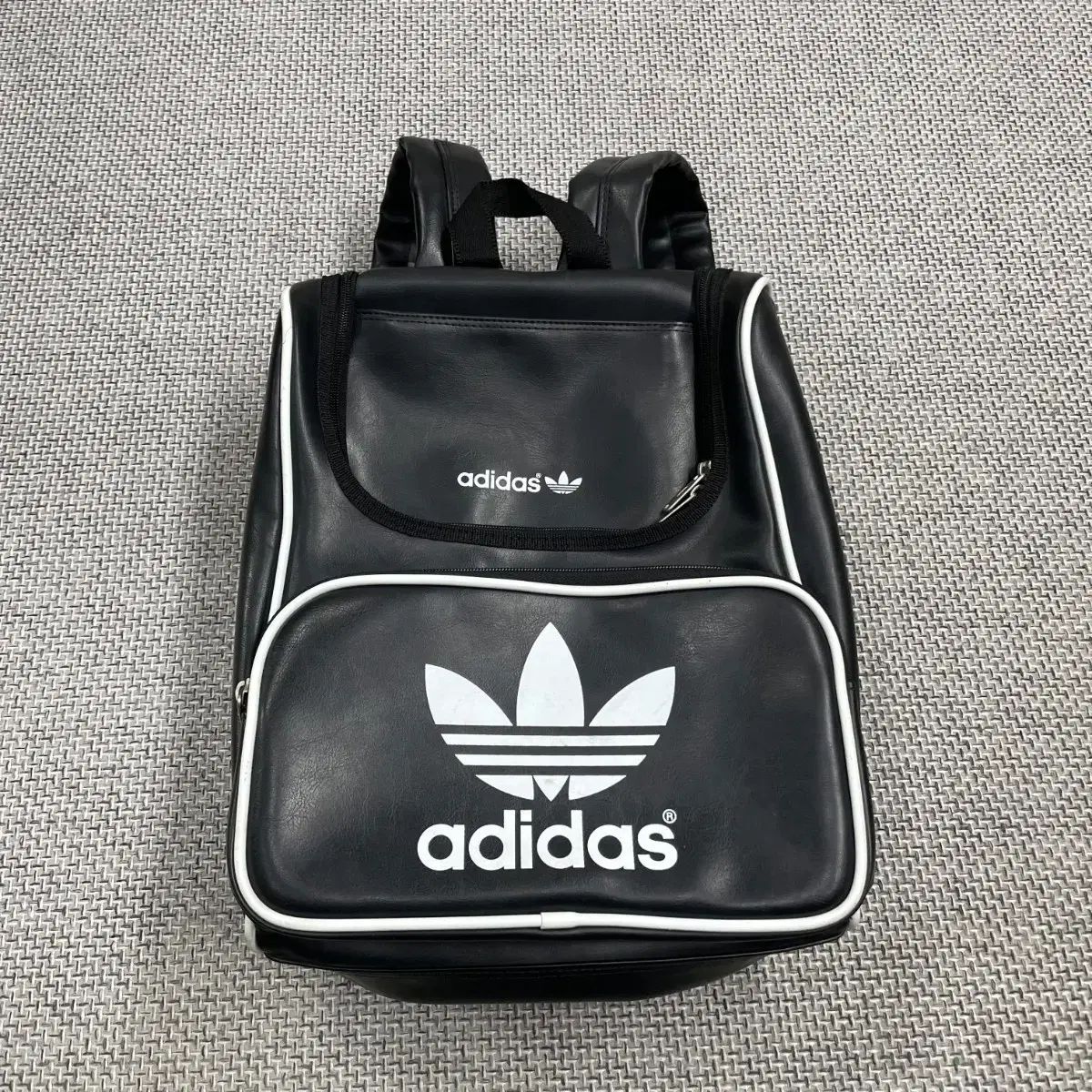 アディダスオリジナル トレフォイル レトロ バックパック ブラック