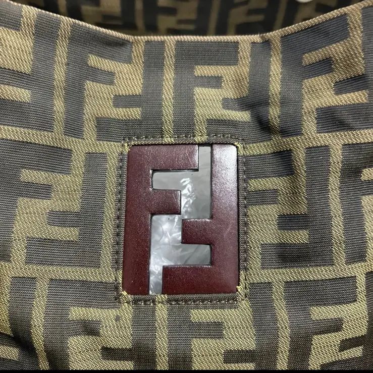 FENDI フェンディ トートバッグ ズッカ柄 ハンドバッグ レザー ズッカ