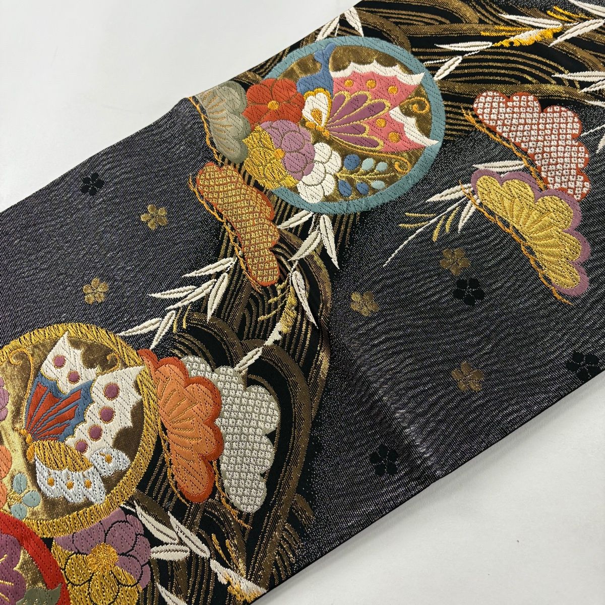 袋帯 秀品 松竹梅 蝶 金銀糸 唐織 黒灰 六通 正絹 【中古】 - メルカリ