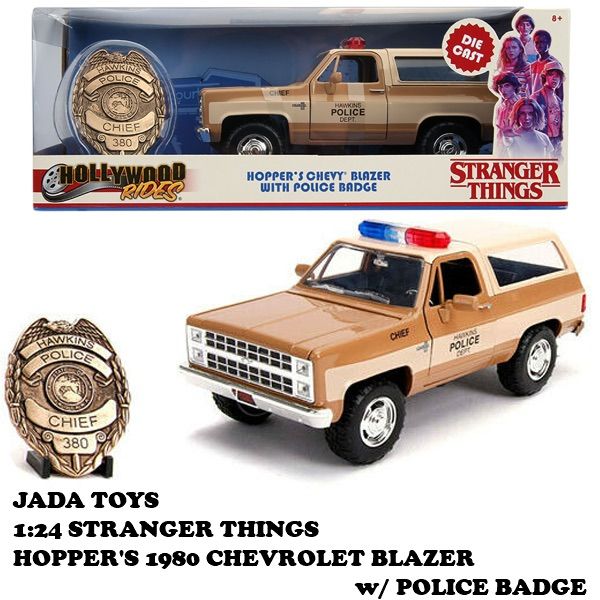 1 24 THINGS HOPPER S 1980 CHEVY BLAZER w|POLICE BADGE ストレンジャーシングス ミニカー