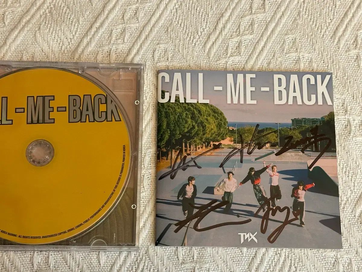 TNX THE NEW SIX(ザニューシックス・TNX) サイン入りアルバム - メルカリ