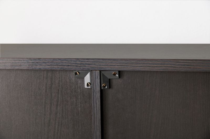 ダークブラウン