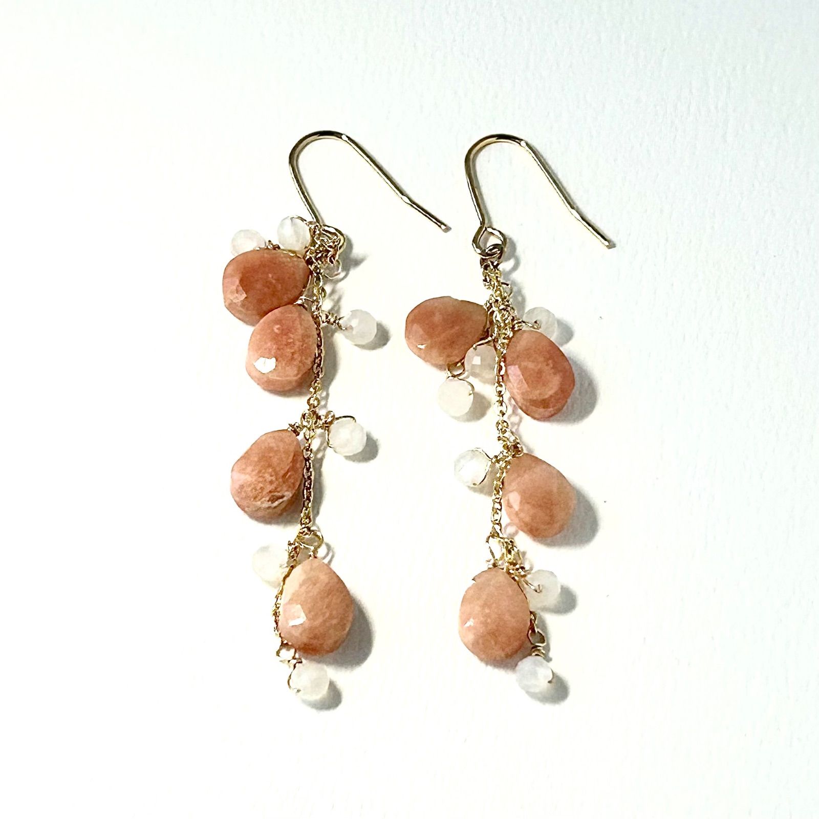 春を待つオレンジ】天然石アベンチュリンとムーンストーンのピアス