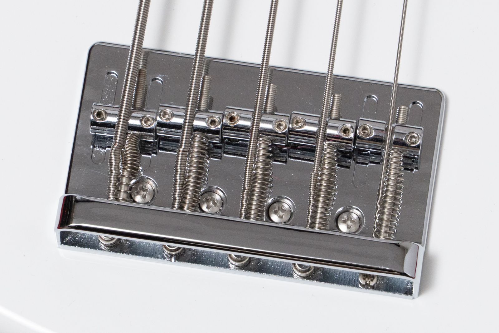 new】woofy basses / ONE series Hank 5 M White 電装系mod. - メルカリ