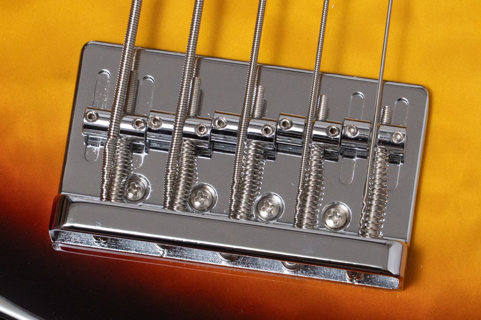 new】woofy basses / ONE series Hank 5 M Plus Sunburst - メルカリ