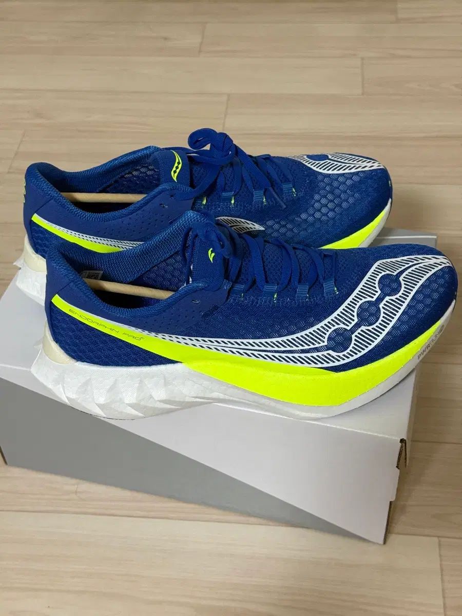 カラー商品 サッカニー エンドルフィン プロ4 280