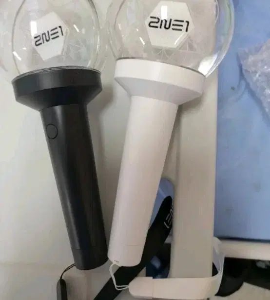 2NE1 トゥエニィワン ペンライト まとめ ブラック 白 - メルカリ