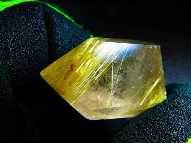 ☆天然タイチンルチルクォーツ 太金針水晶 太陽放射ルチル レア 天然石