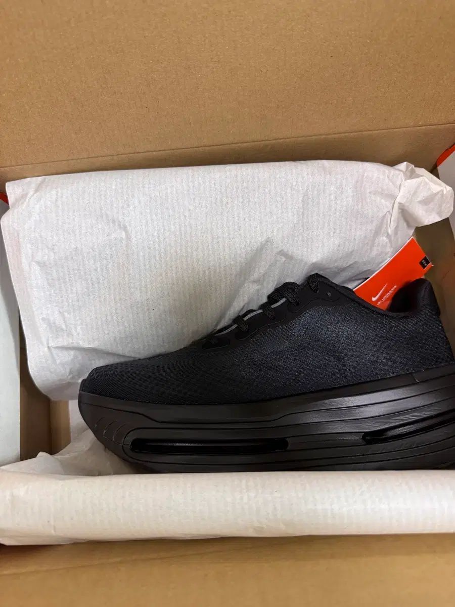 ナイキ ボメロ ム SP ランニングシューズ オールブラック