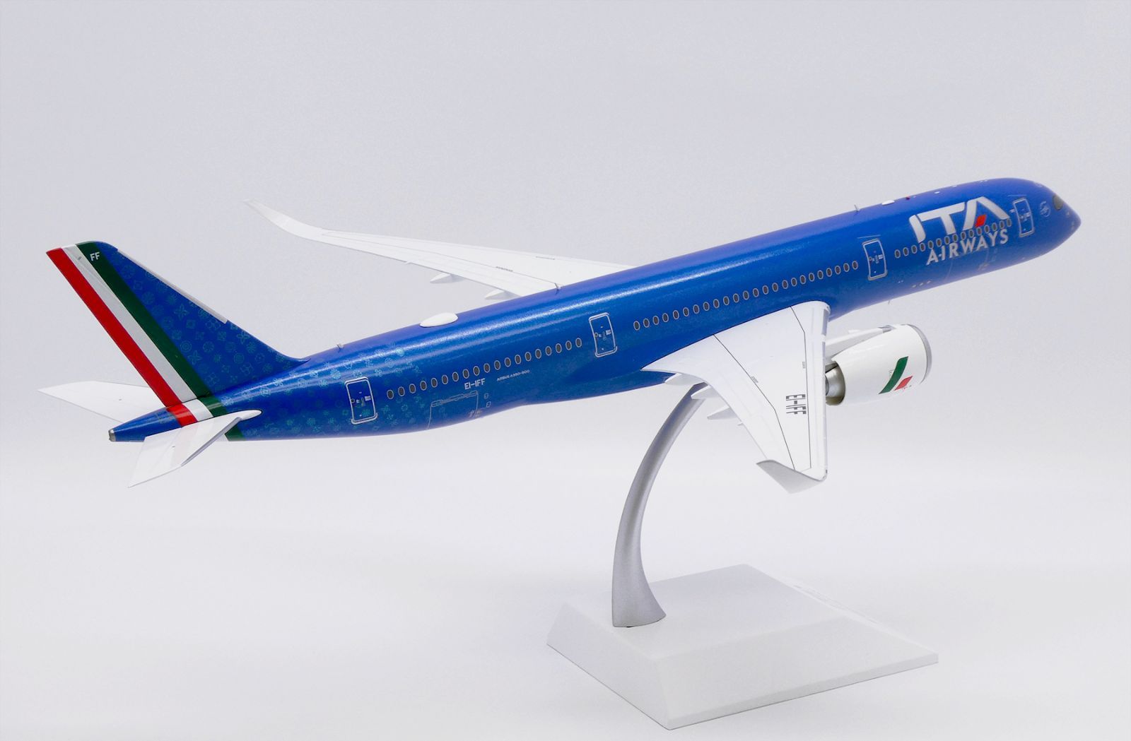 Jcwings ITAエアウェイズ A350-900 EI-IFF 1/200 XX20311 - メルカリ