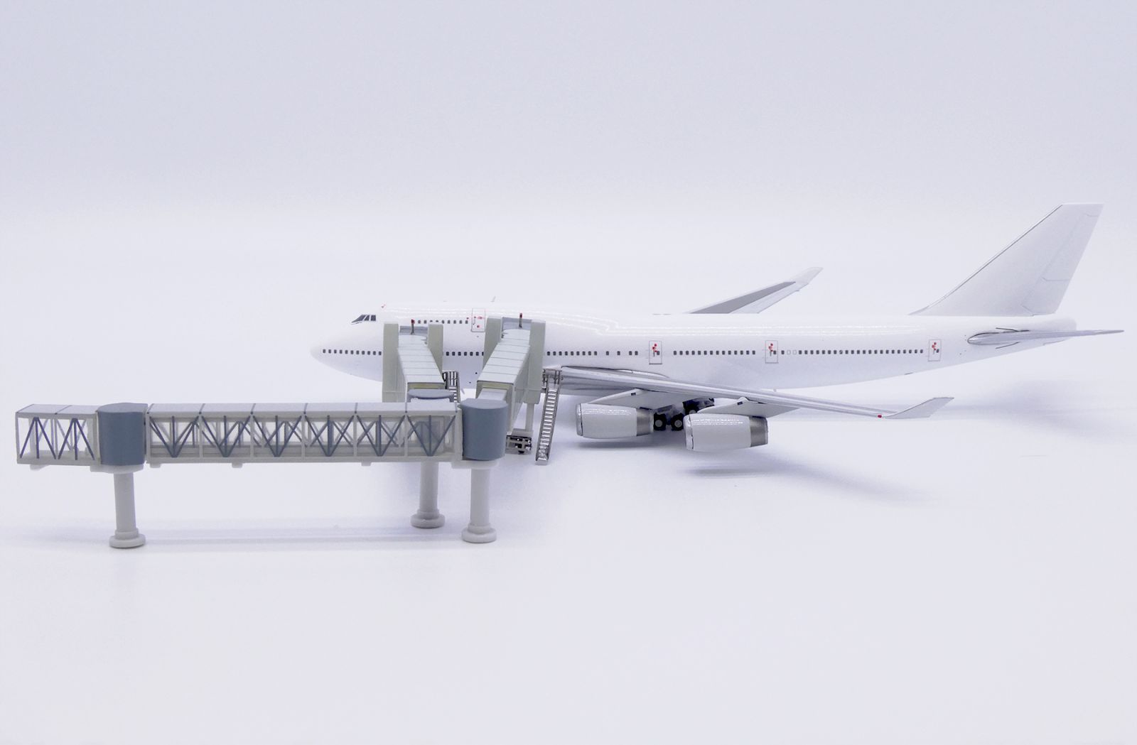 Jcwings パッセンジャーボーディングブリッジ 大型機対応 1/400 LH4387