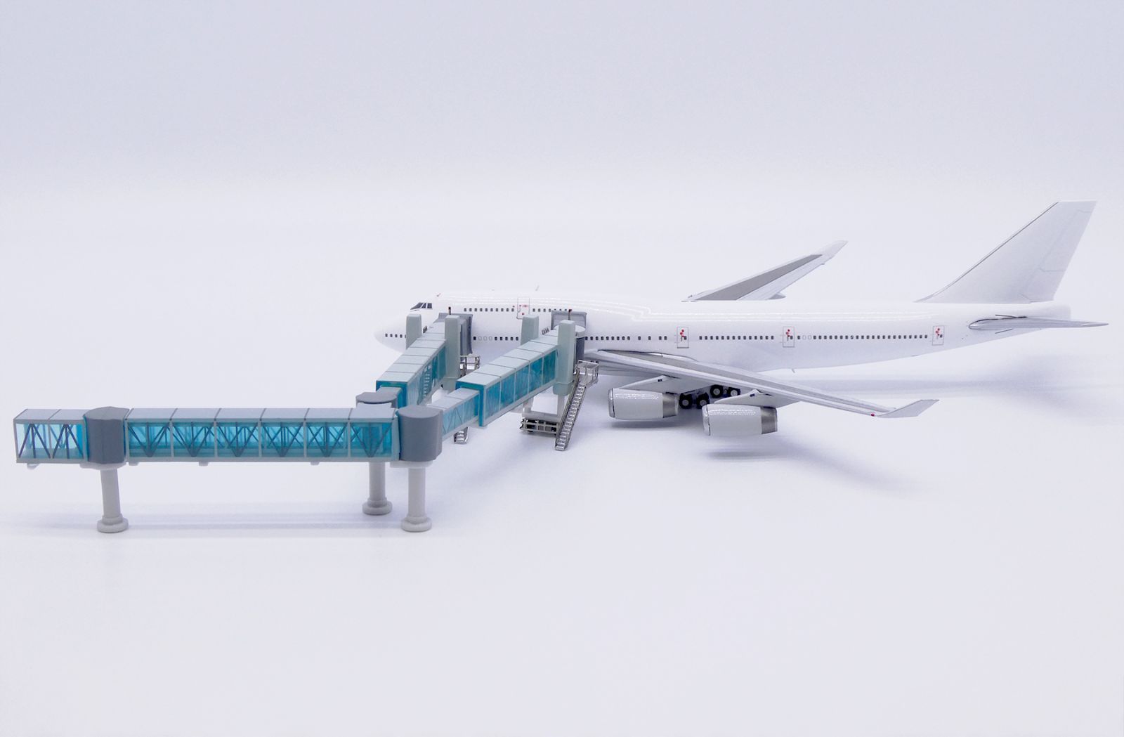 Jcwings パッセンジャーボーディングブリッジ 大型機対応 1/400 LH4387