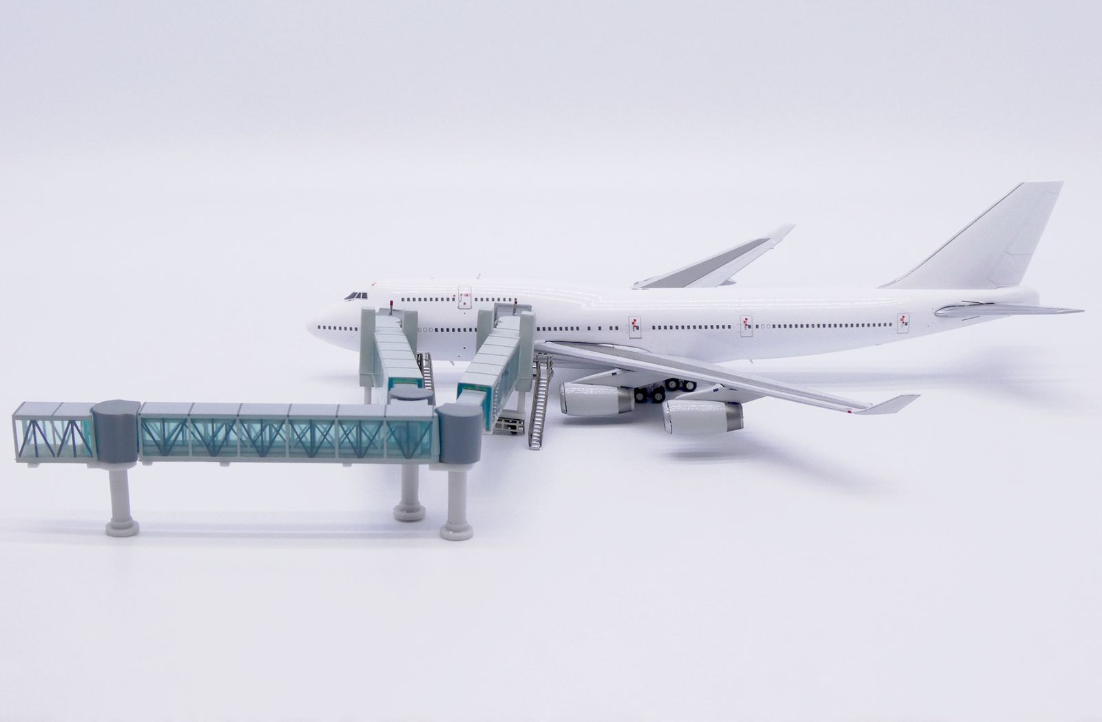 Jcwings パッセンジャーボーディングブリッジ 大型機対応 1/400 LH4387