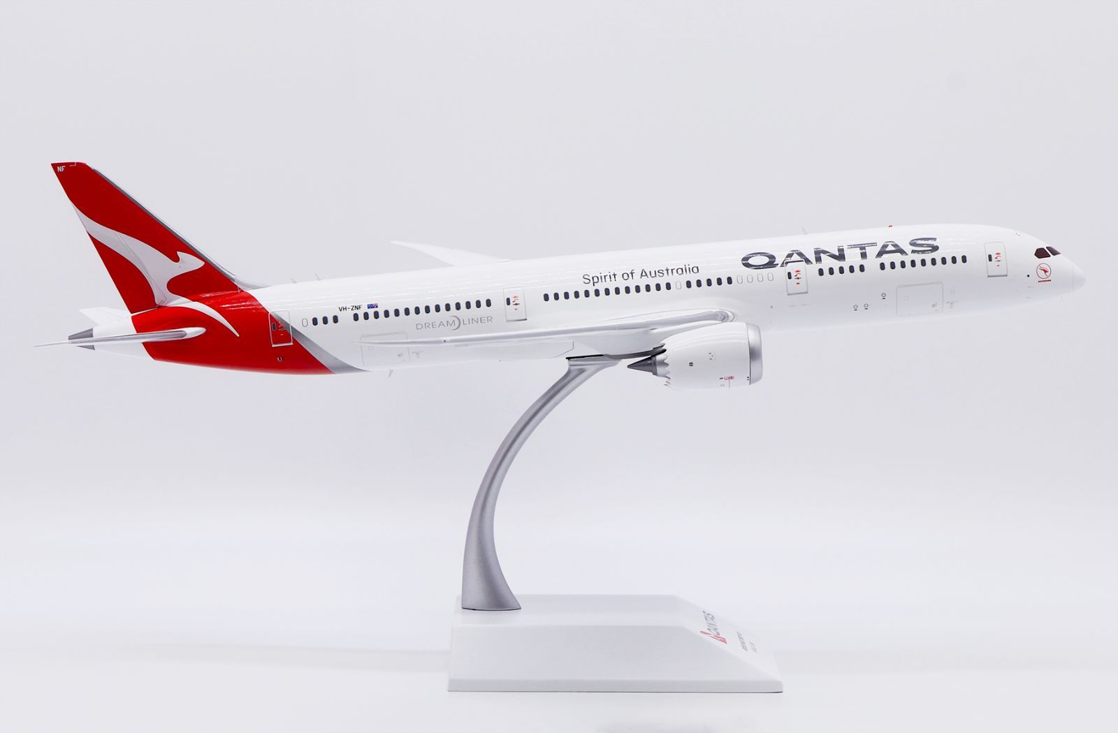 カンタス航空 787-9 VH-ZNF 1/200 Jcwings カンタス航空 787-9 VH-ZNF 1/200 XX20624 - メルカリ