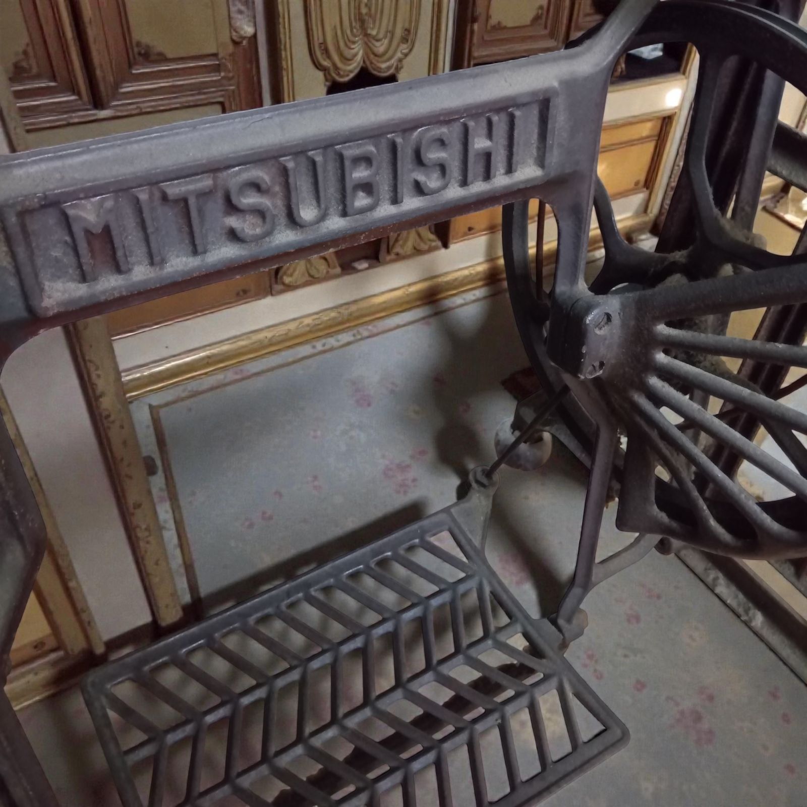 三菱 ミシン 鉄脚 足踏み 昭和レトロ アンティーク MITSUBISHI 日本製