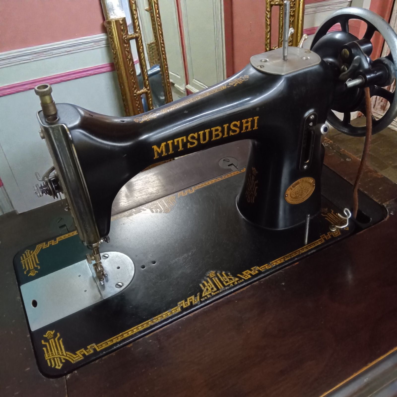 三菱 ミシン 鉄脚 足踏み 昭和レトロ アンティーク MITSUBISHI 日本製