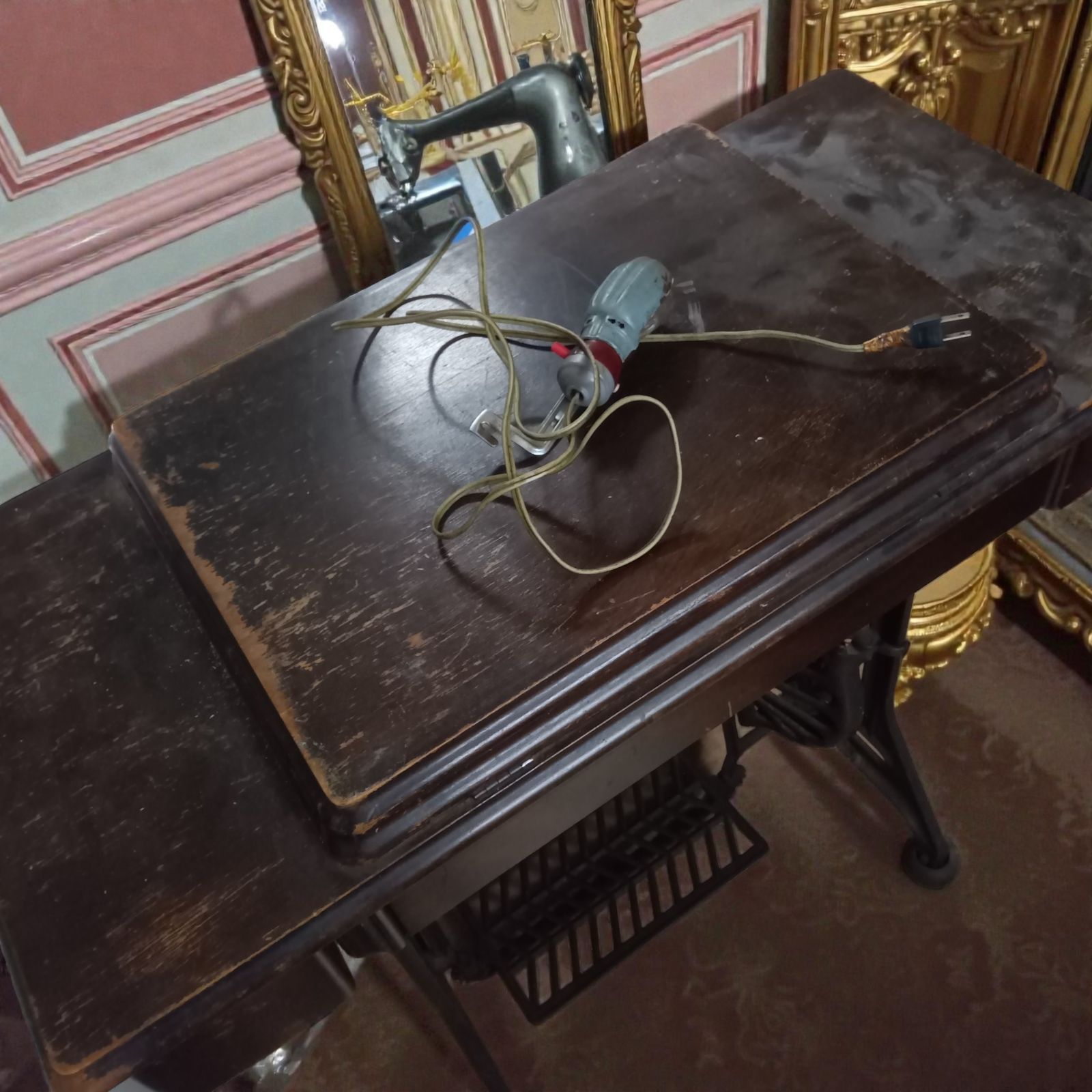 三菱 ミシン 鉄脚 足踏み 昭和レトロ アンティーク MITSUBISHI 日本製