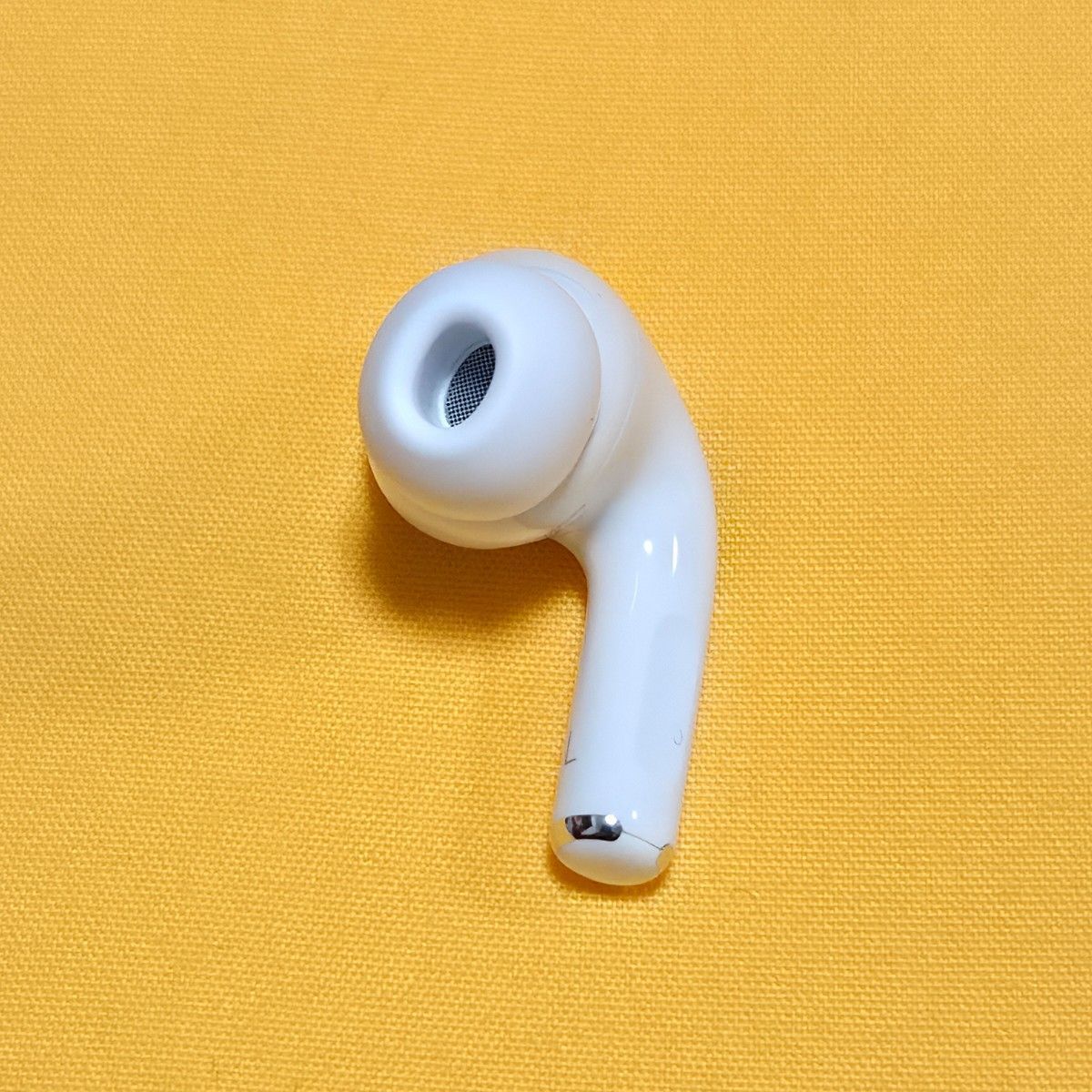 美品】AirPods pro 第2世代 左耳 USB-C A3048 片耳 L - メルカリ