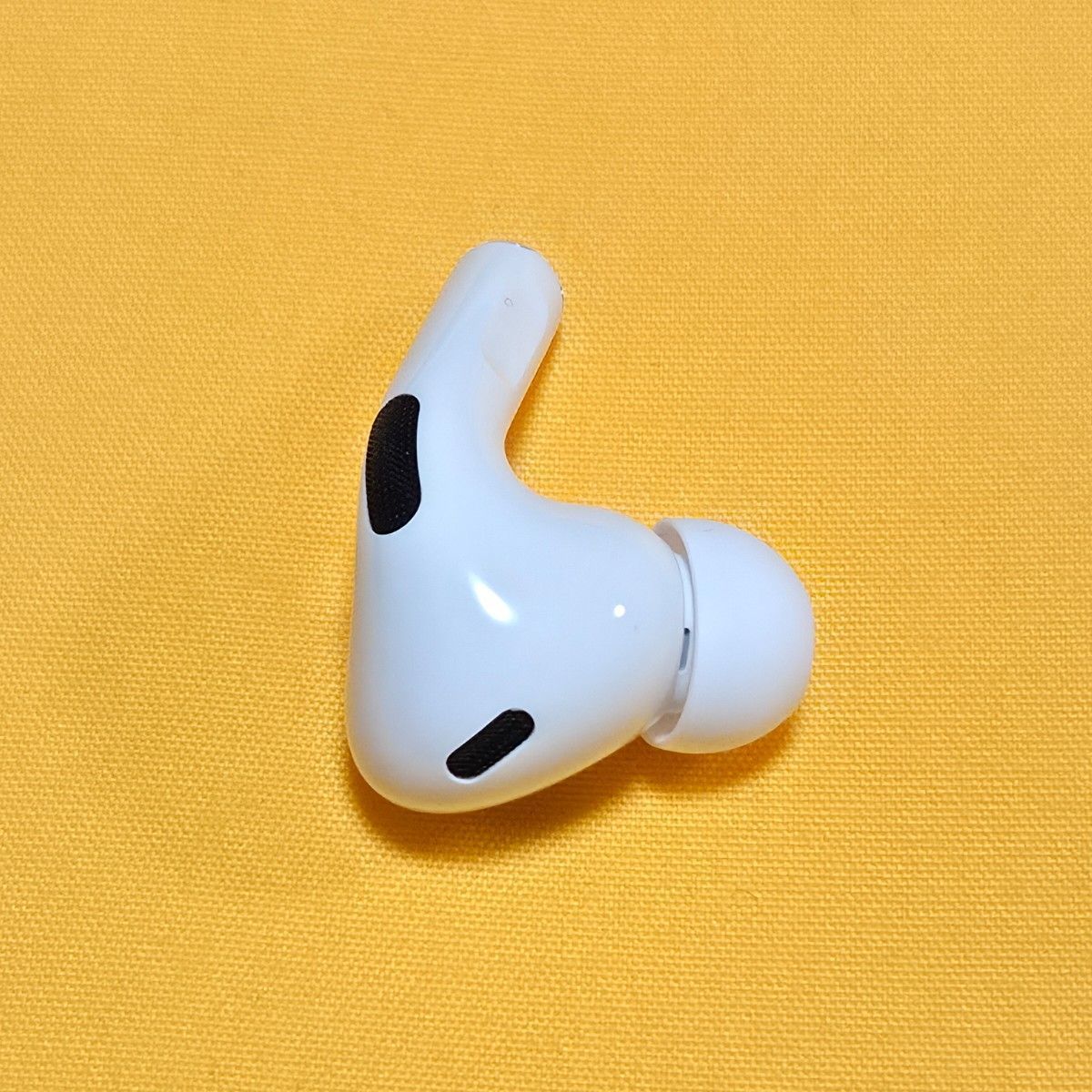【美品】Apple AirPods Pro 第2世代 USB-C 左耳A3048 美品】AirPods pro 第2世代 左耳 USB-C A3048 片耳 L - メルカリ