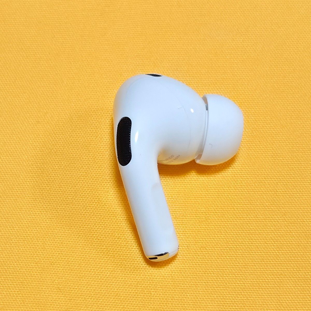 【美品】AirPods pro 第二世代 右耳 USB-C MTJV3J/A 美品】AirPods pro 第二世代 右耳 USB-C MTJV3J/A - メルカリ