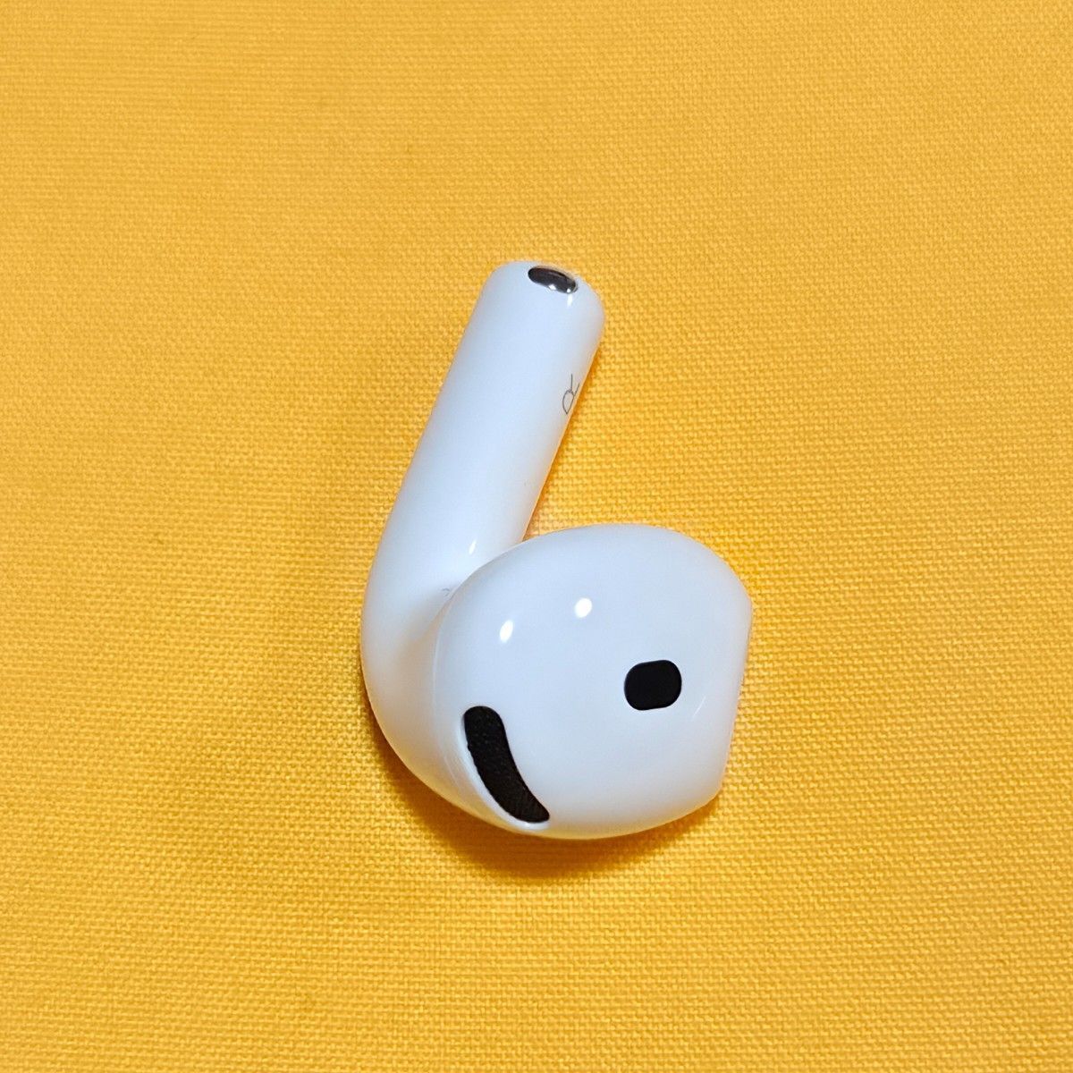 美品】AirPods4 第四世代 右耳 ノイズキャンセリングなし A3050 - メルカリ