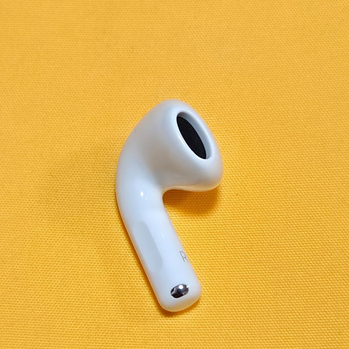 美品】AirPods4 第四世代 右耳 ノイズキャンセリングなし A3050 - メルカリ