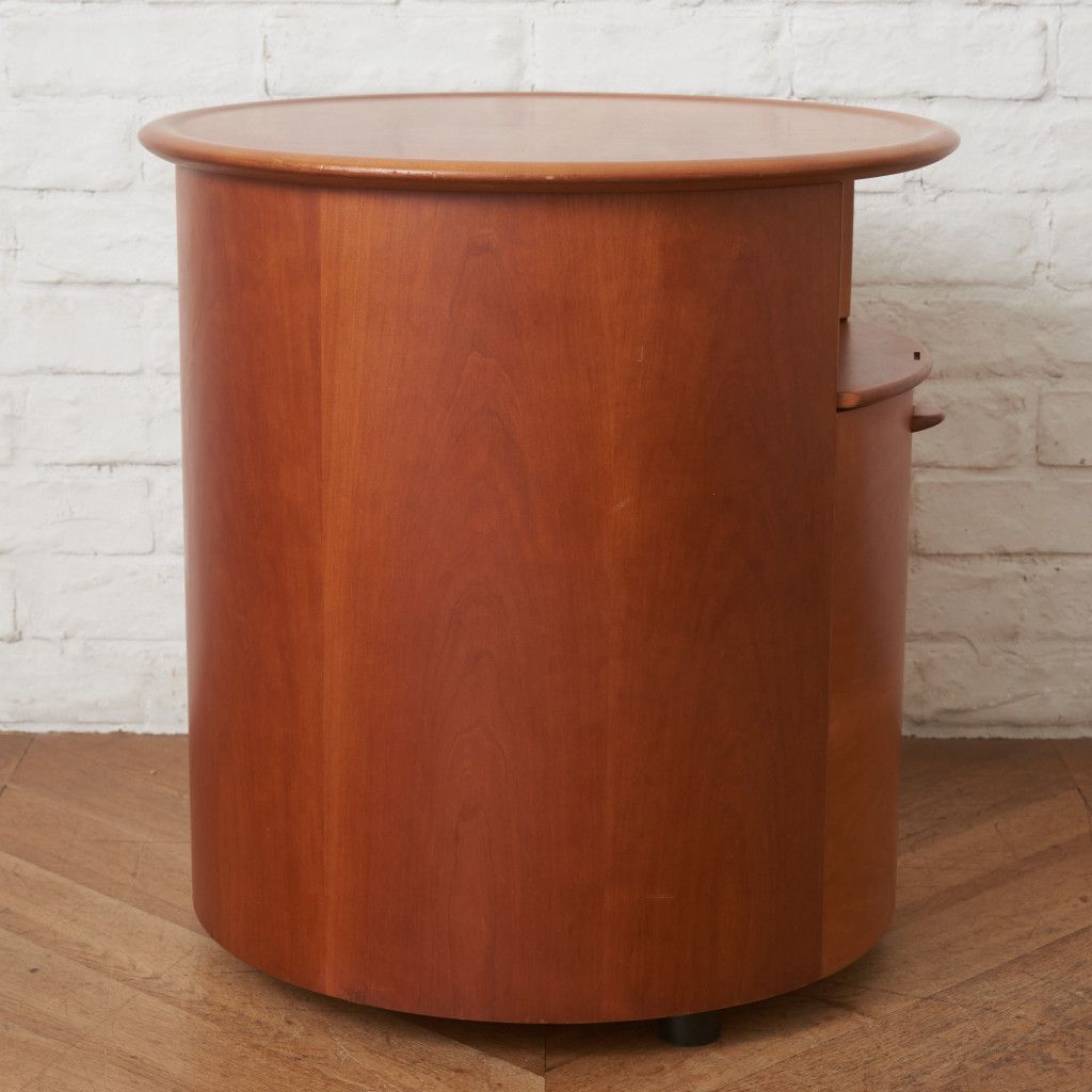 Poliform ベッドサイドキャビネット　イタリア製 イタリア Poliform サイドチェスト キャビネット 木製 ラウンド サイド