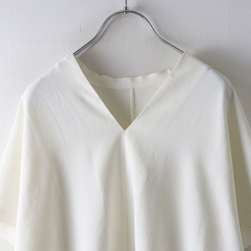 美品 トゥモローランドコレクション TOMORROWLAND collection Vネック