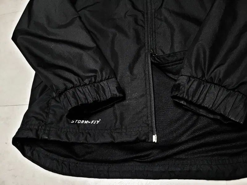 ナイキ マンチェスターユナイテッド ウィンドブレーカー ジャケット