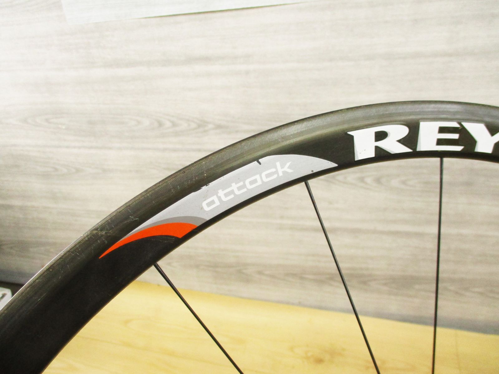 REYNOLDS ＜attack＞クリンチャー カーボンホイール フロントのみ W1
